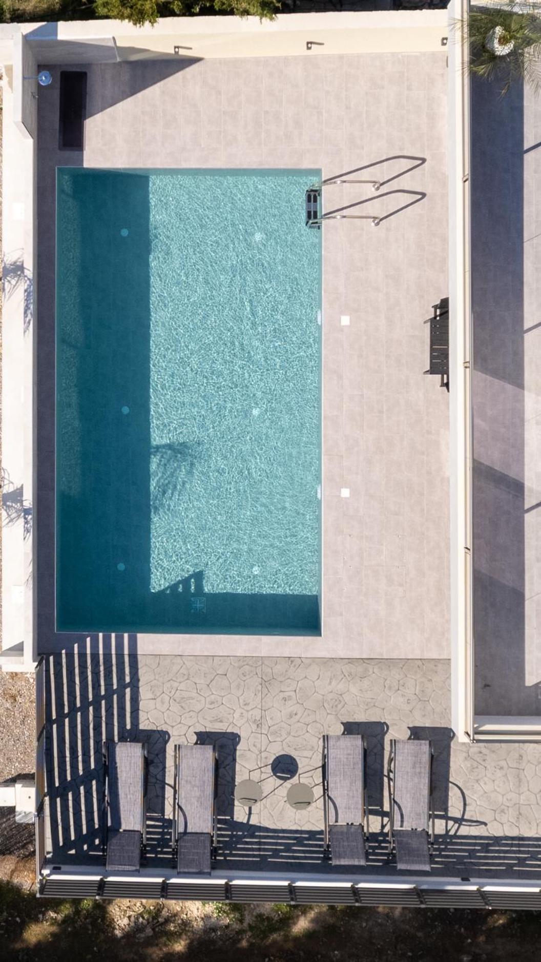M&b Luxury Villa *