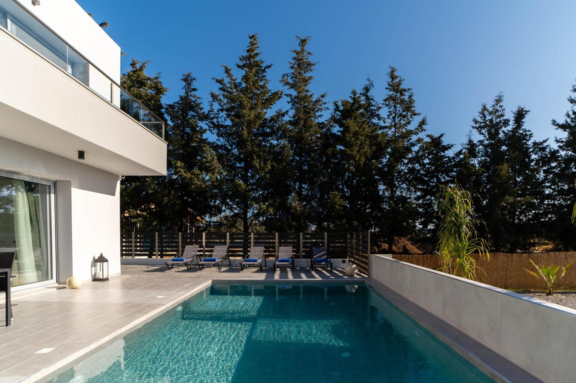 M&b Luxury Villa Charaki