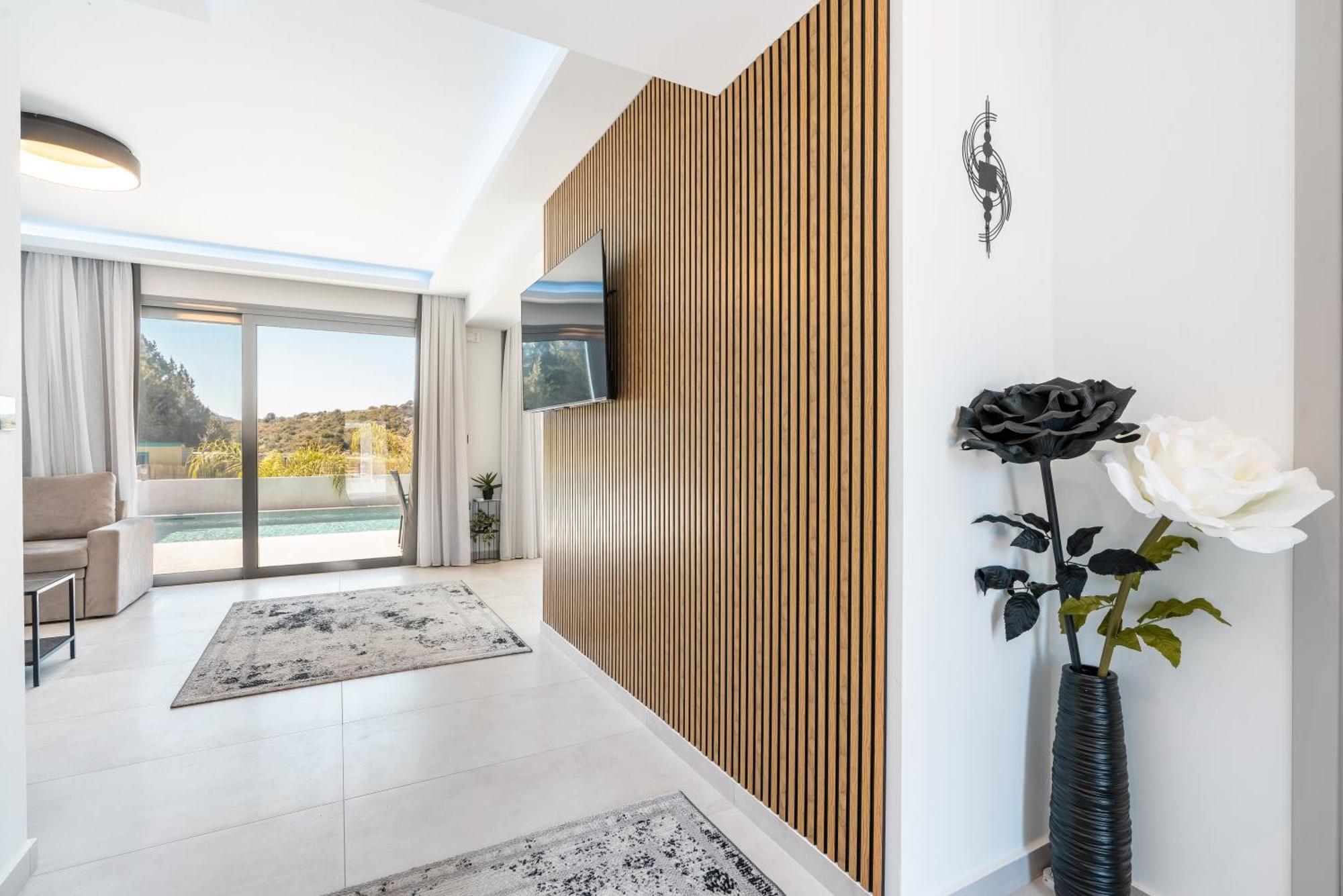 M&b Luxury Villa Charaki
